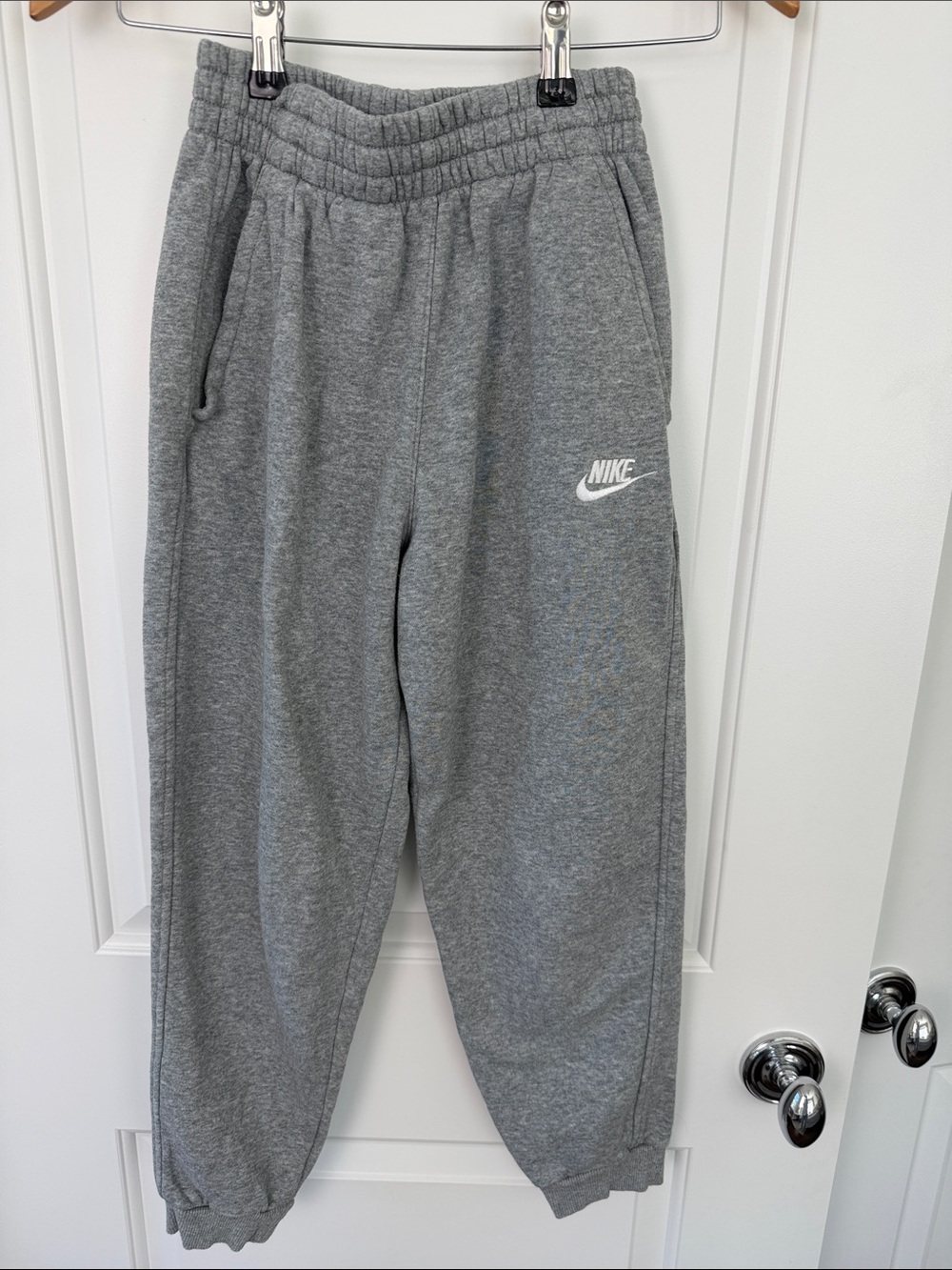 Nike Gray Kids Fleece Joggers - boys size large - Picture 5 of 6